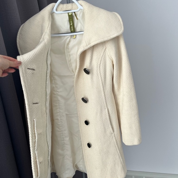 Cream trench coat - Picture 3 of 4